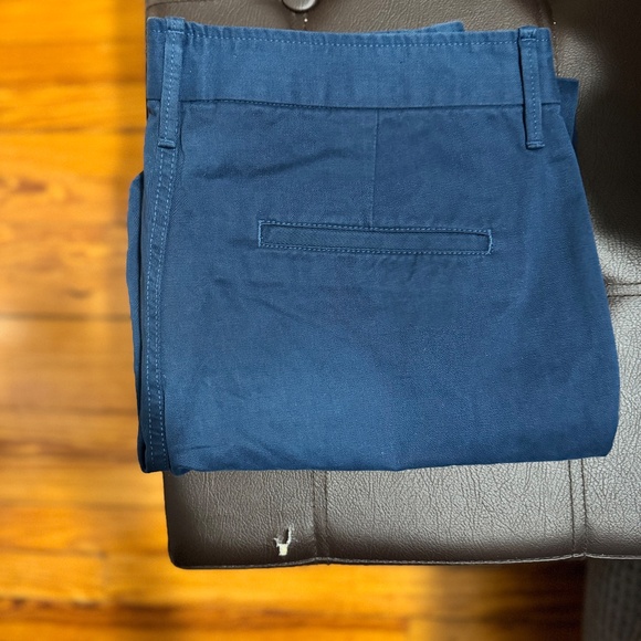 Men’s Khaki Pants (33x28) | Gap Lived-in Slim Khakis - Picture 10 of 10